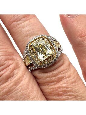 Tycoon Bella Luce Simulated Canary Cubic Zirconia Sterling Silver Ring Size 7